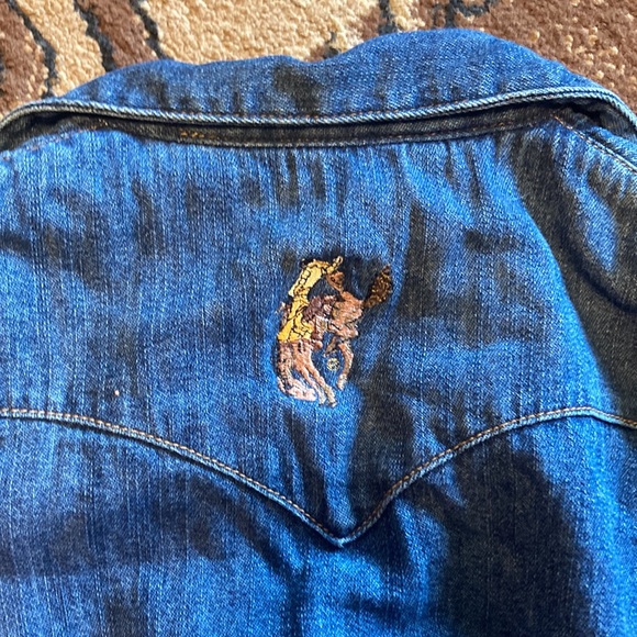 Wrangler pearl snap long sleeve jean onesie. 24 months - Picture 5 of 6